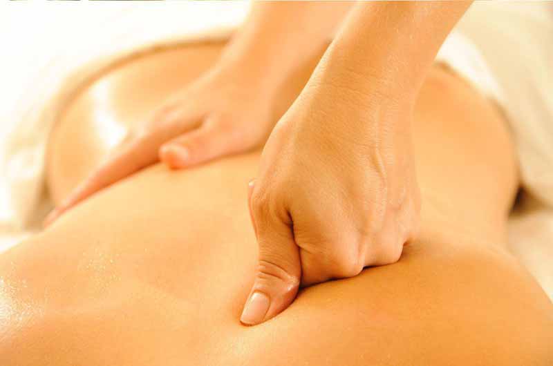 Bấm huyệt chữa đau vai gáy hiệu quả Bấm huyệt chữa đau vai gáy hiệu quả