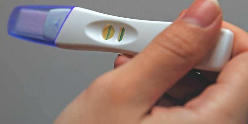 Dùng que thử thai giúp nhận biết mang thai dễ hơn