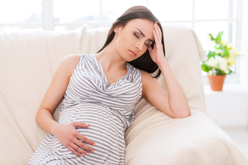 Mang thai tháng thứ 4 bị đau bụng dưới kèm xuất huyết có thể là do bong nhau thai sớm