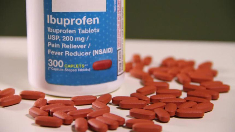 Ngoài việc không uống thuốc kháng sinh khi mang thai 1 tuần, mẹ cũng tránh xa thuốc Ibuprofen