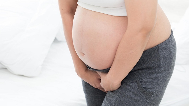 Ngứa ngáy tại vùng kín cũng là một dấu hiệu nấm âm đạo khi mang thai phổ biến