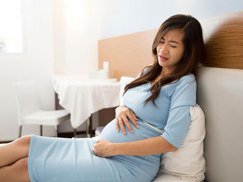 Hiện tượng đau bụng bên phải khi mang thai tháng thứ 5 có thể là do kích thước tử cung tăng lên