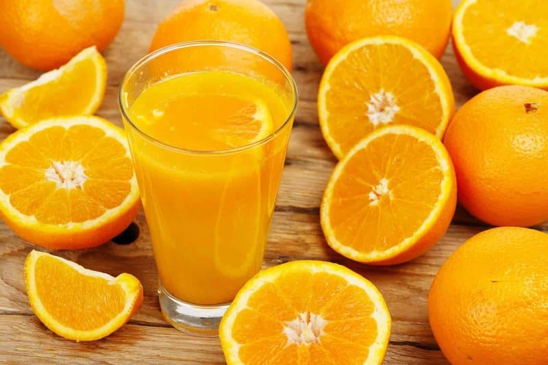 Sau sinh có nên ăn cam không