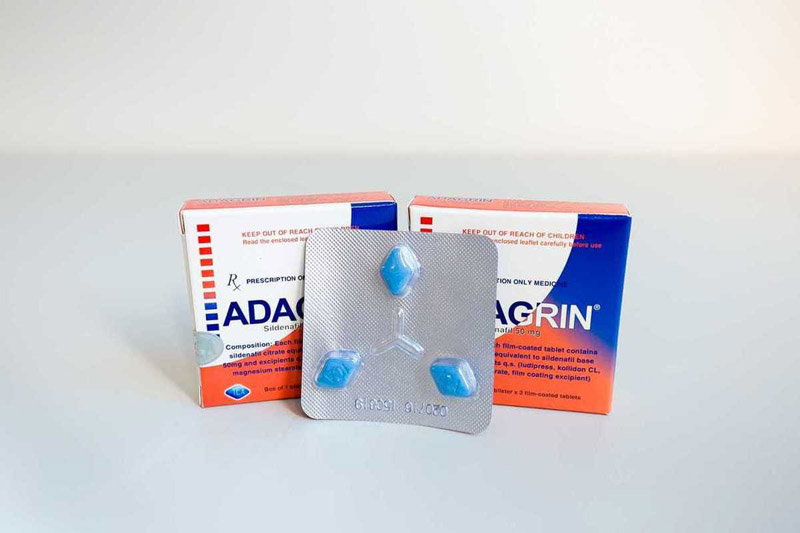 Thành phần chính của thuốc Adagrin là gì?