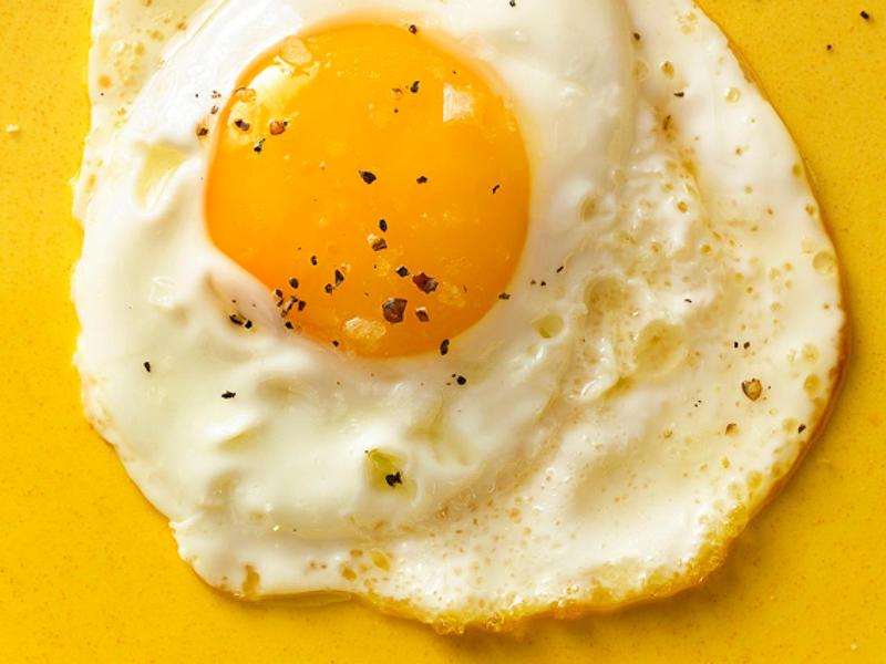 Trứng gà chứa nhiều dinh dưỡng tốt cho sức khỏe