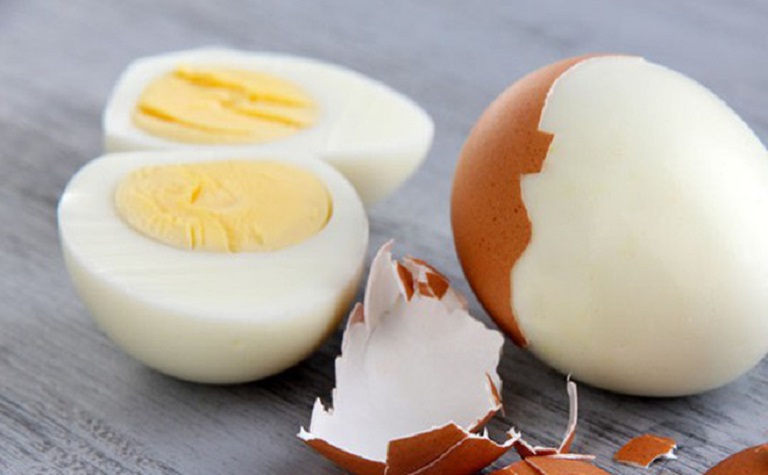Trứng gà có nhiều dưỡng chất tốt cho sức khỏe lại giúp làm đẹp da