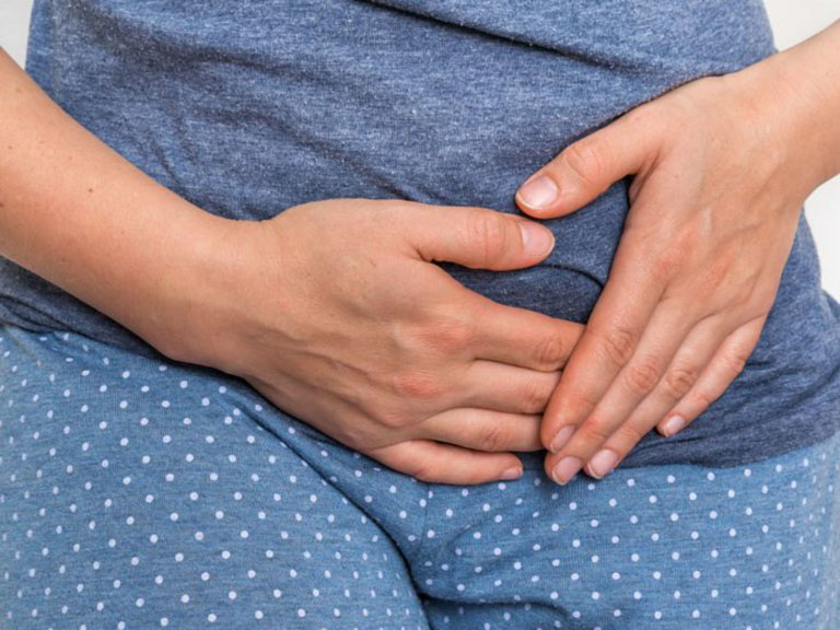 Tại sao rụng đau lại đau bụng