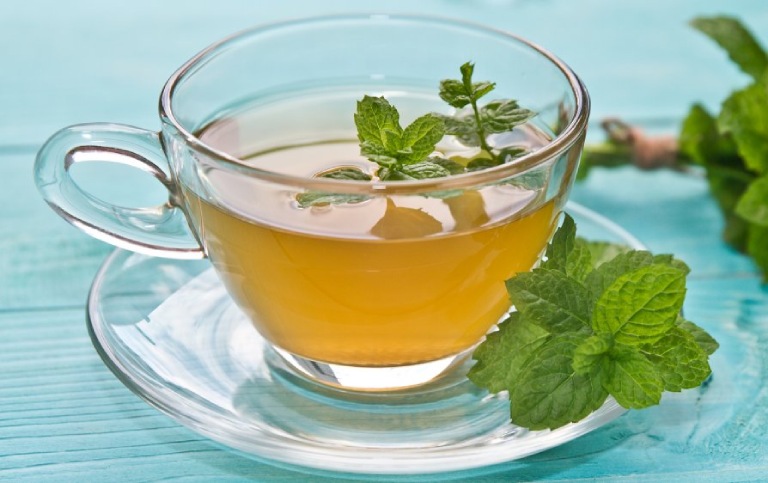 uống trà thảo mộc tăng cường sinh lý
