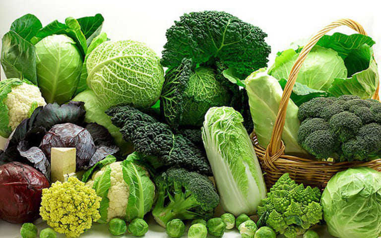 Sau sinh không nên ăn rau gì?
