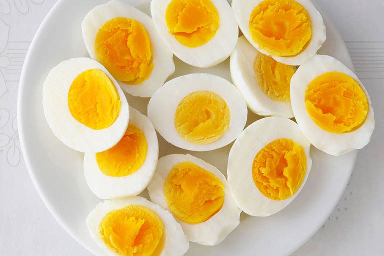 Mang thai 6 tháng nên ăn trứng gà