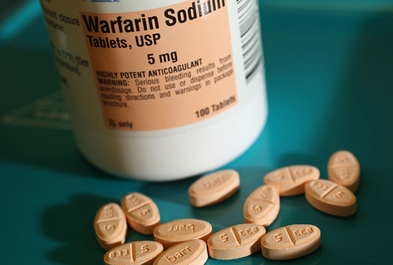 thận trọng khi dùng warfarin