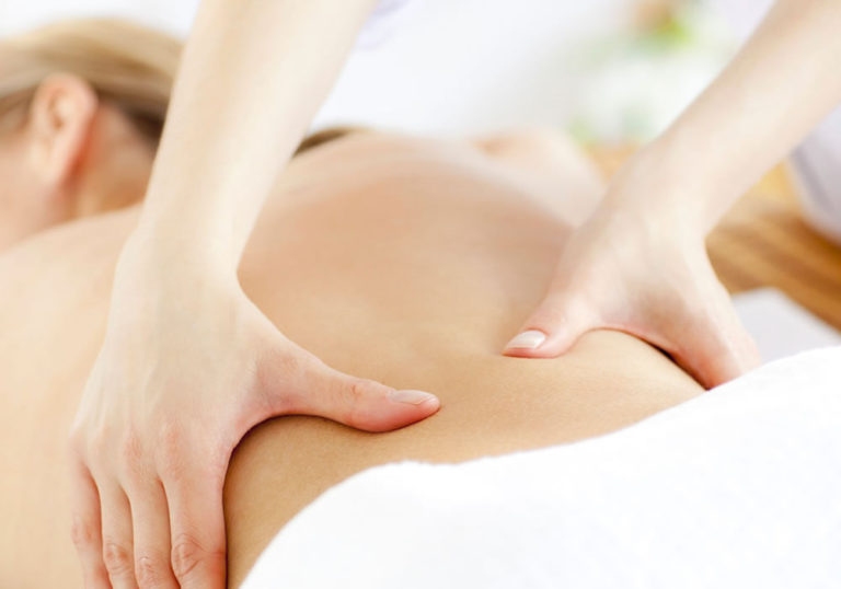 massage chữa thoát vị đĩa đệm tại nhà