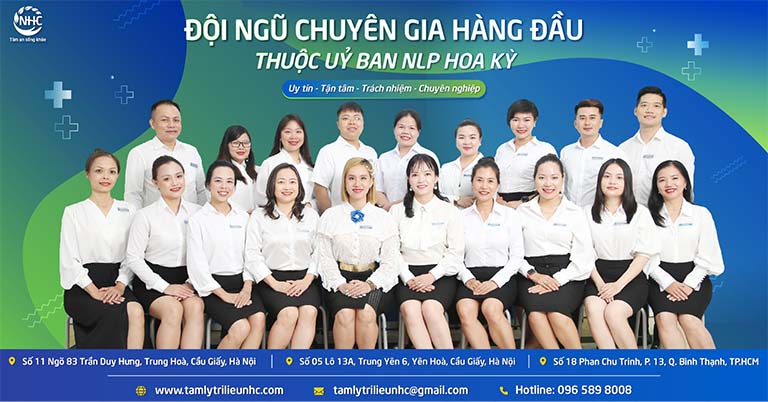 Chuyên gia Phạm Thị Bình cùng đồng nghiệp tại NHC Việt Nam