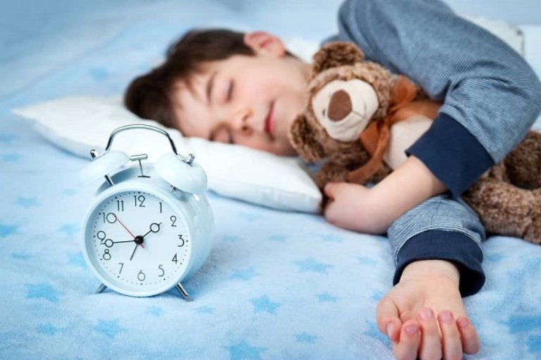 Nên cố định giờ ngủ - thức để điều chỉnh nhịp sinh học của bản thân