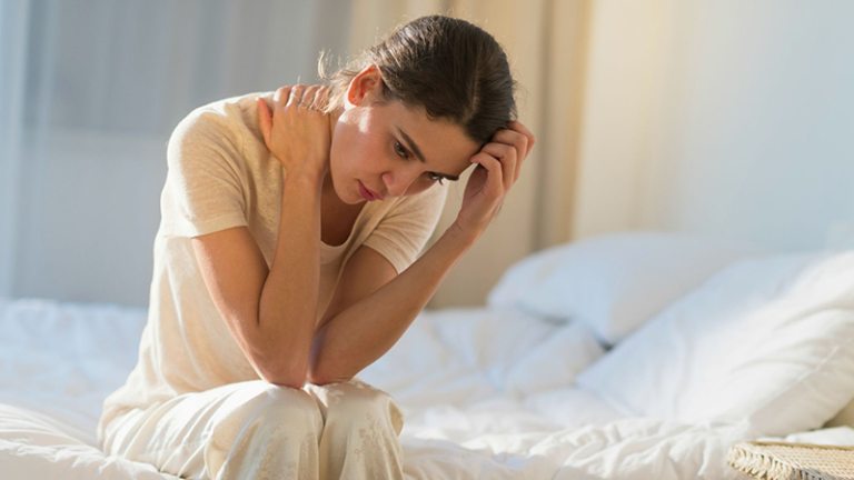 Mất ngủ có thể là dấu hiệu của bệnh trầm cảm sau sảy thai